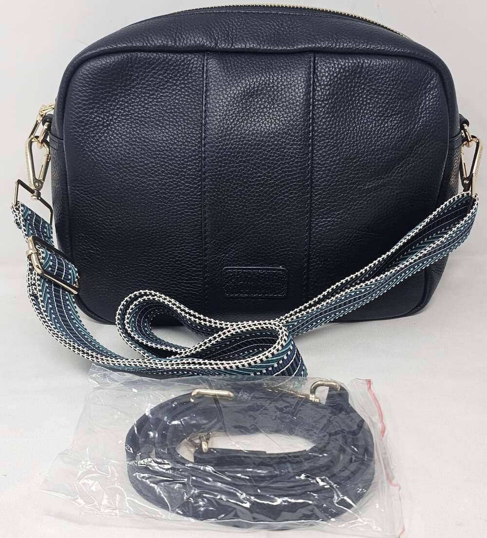 Pom Pom London City Plus Bag Pebbled Leather Navy Extra Strap NWOT